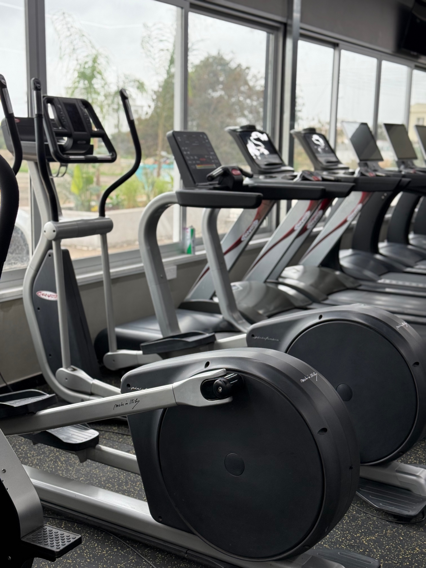 VIP GYM Paralimni cardio equipment 3