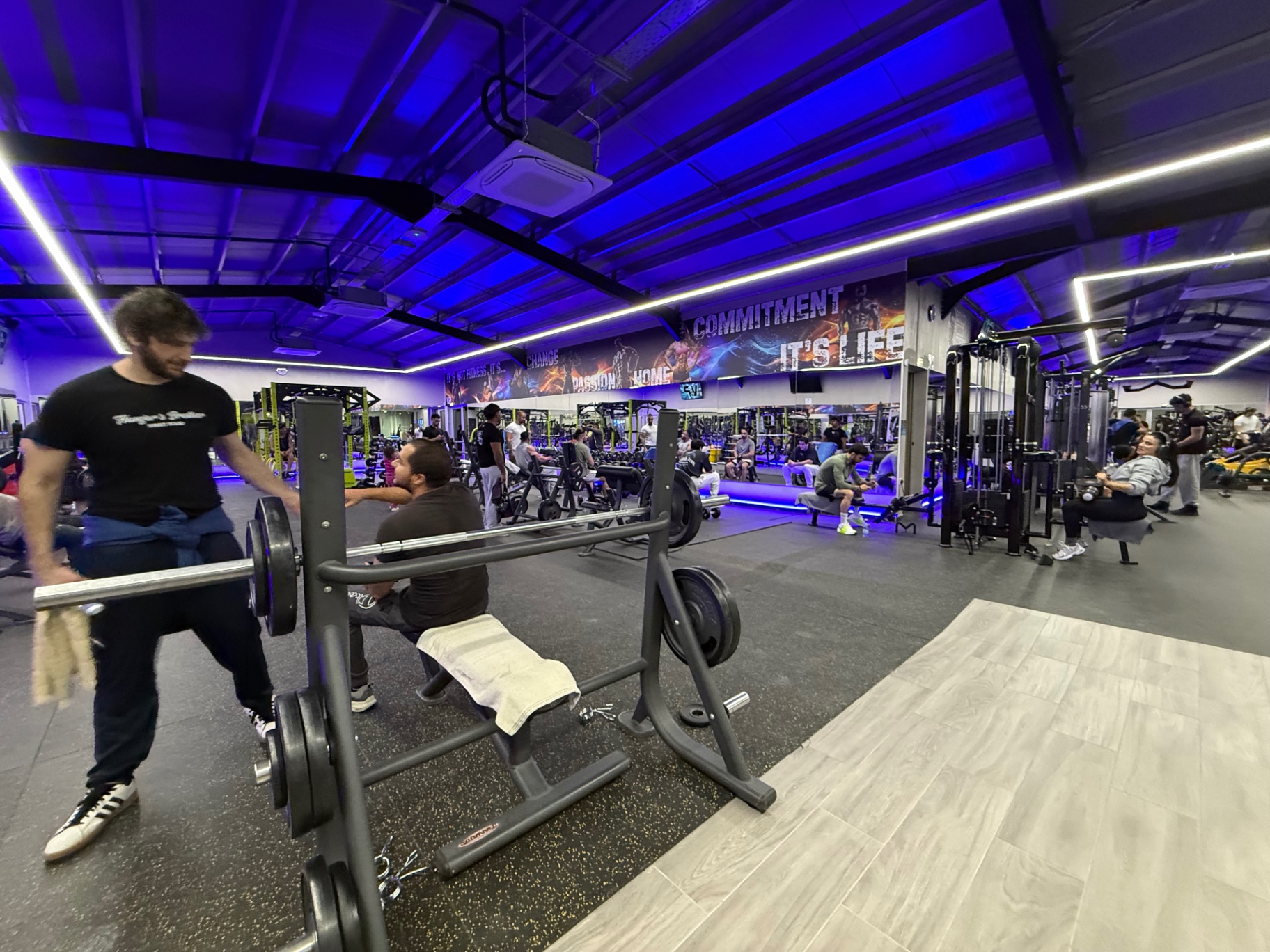 VIP GYM Paralimni training floor