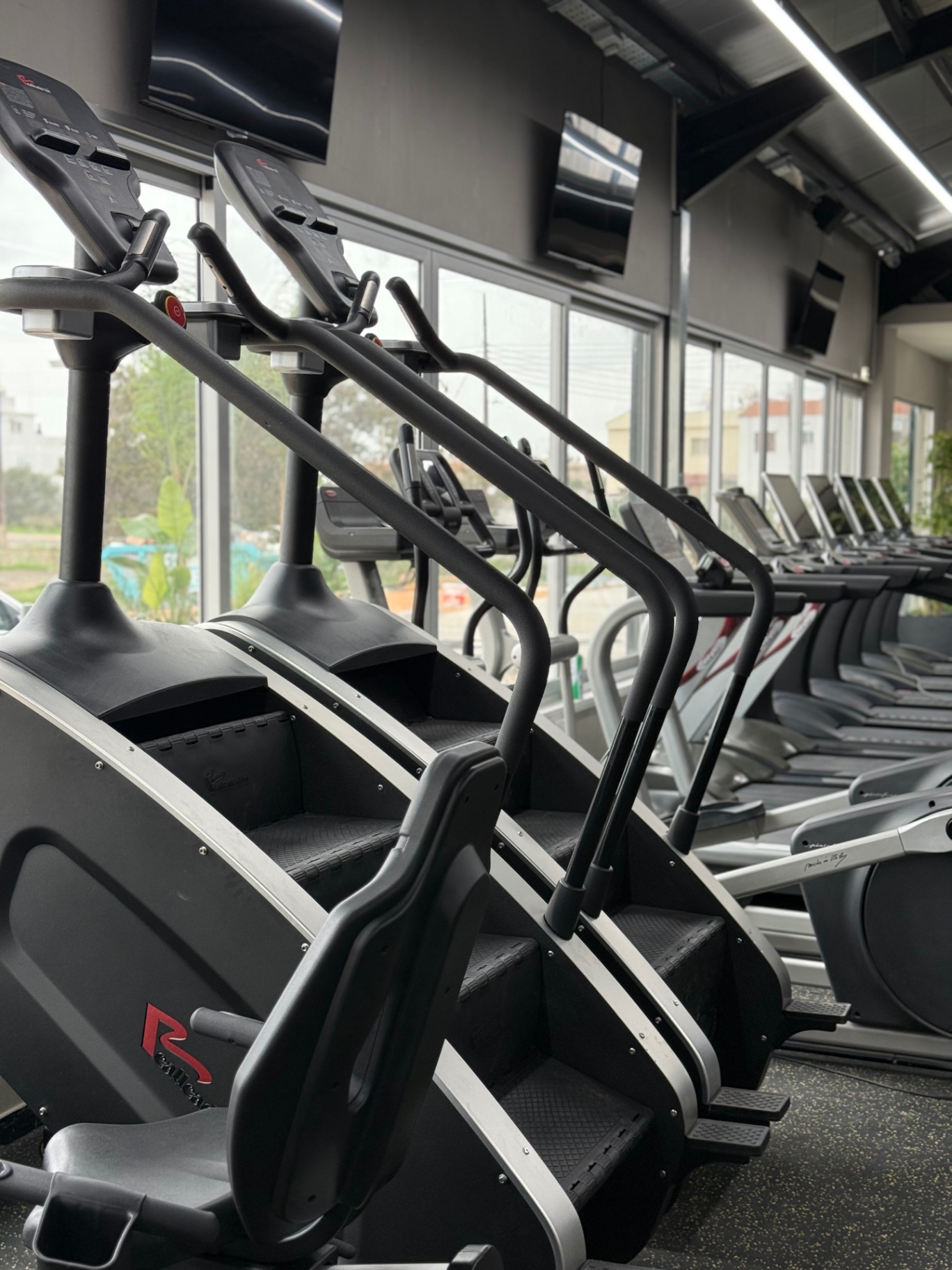 VIP GYM Paralimni cardio equipment 4